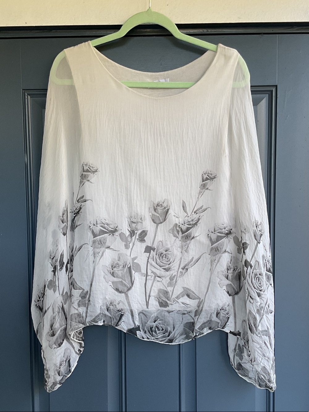 Dolce Ragazza Italy Cream and Gray Floral Scoop-Neck Tunic, Size S